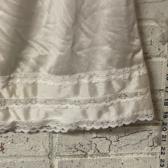 Vintage White Lace Half Slip Union Made 36/38 - Picture 2 of 7
